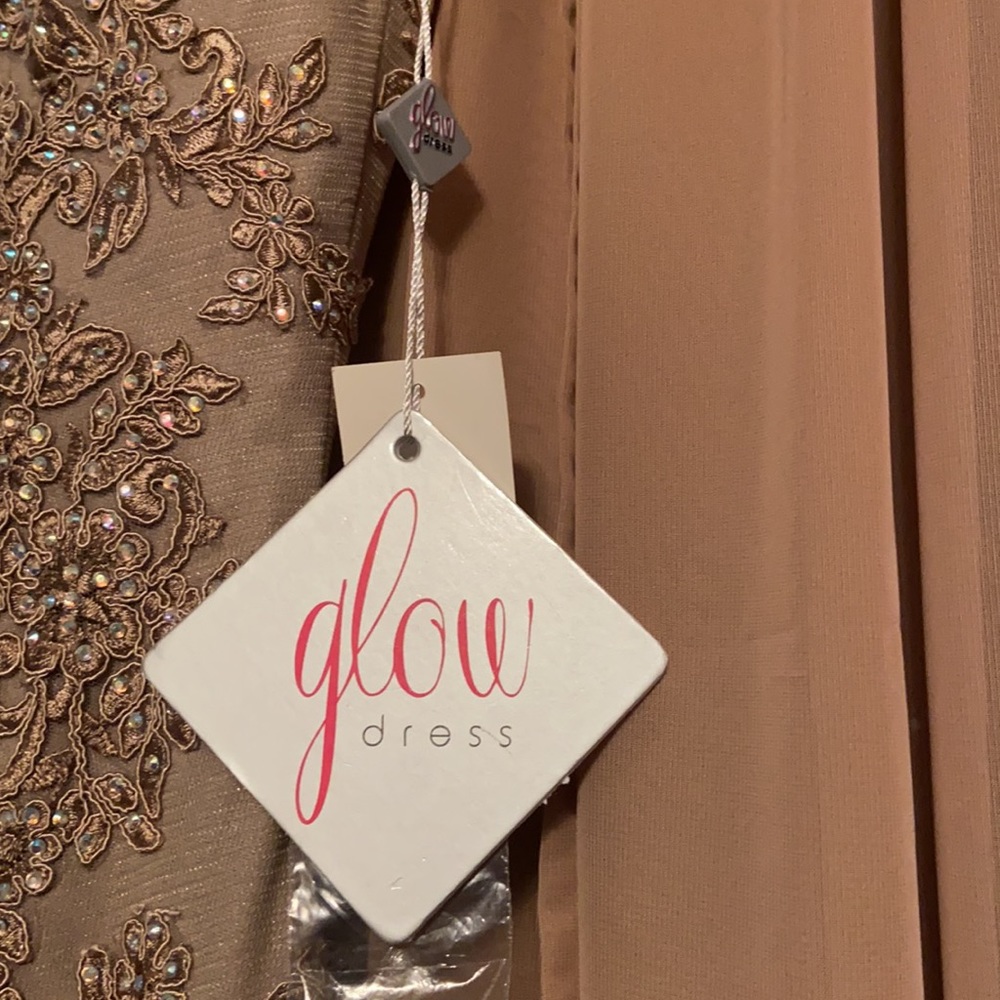 🎉💕 FLASH SALE 💕🎉 Glow evening / prom dress - Picture 4 of 6